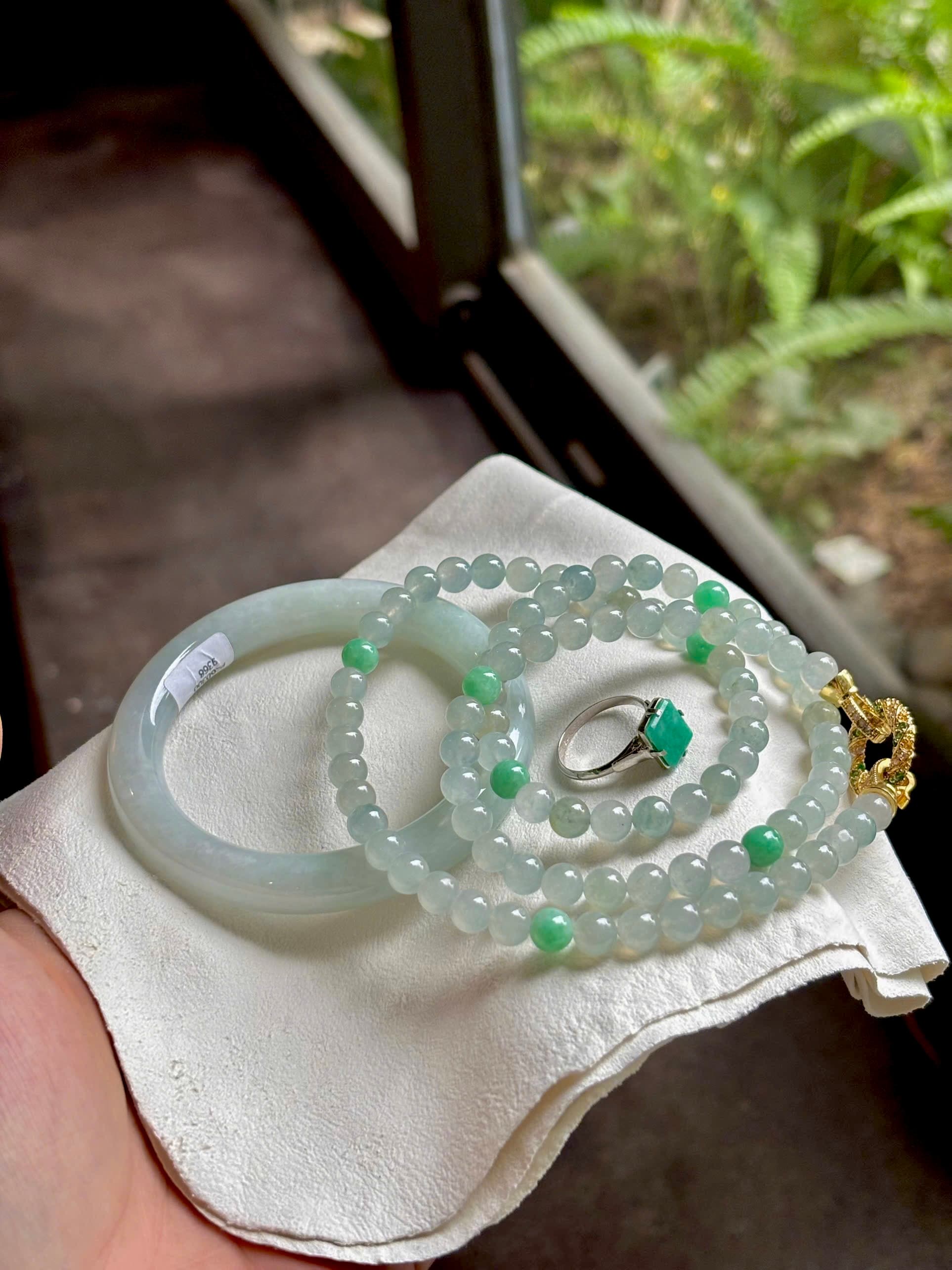 Natural jadeite sourcing and quality inspection