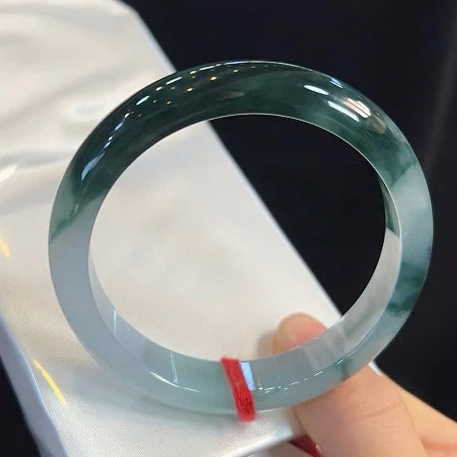 Deep Forest Floating Jadeite Bangle